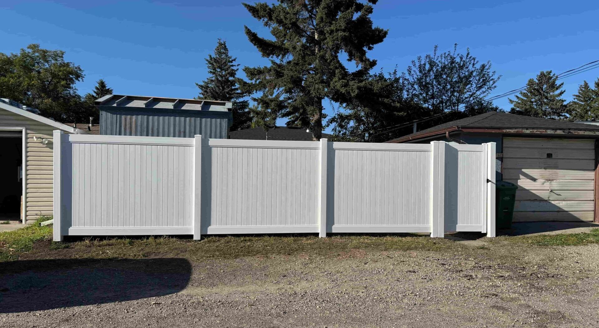 5 Reasons to Choose Vinyl Fencing in Calgary